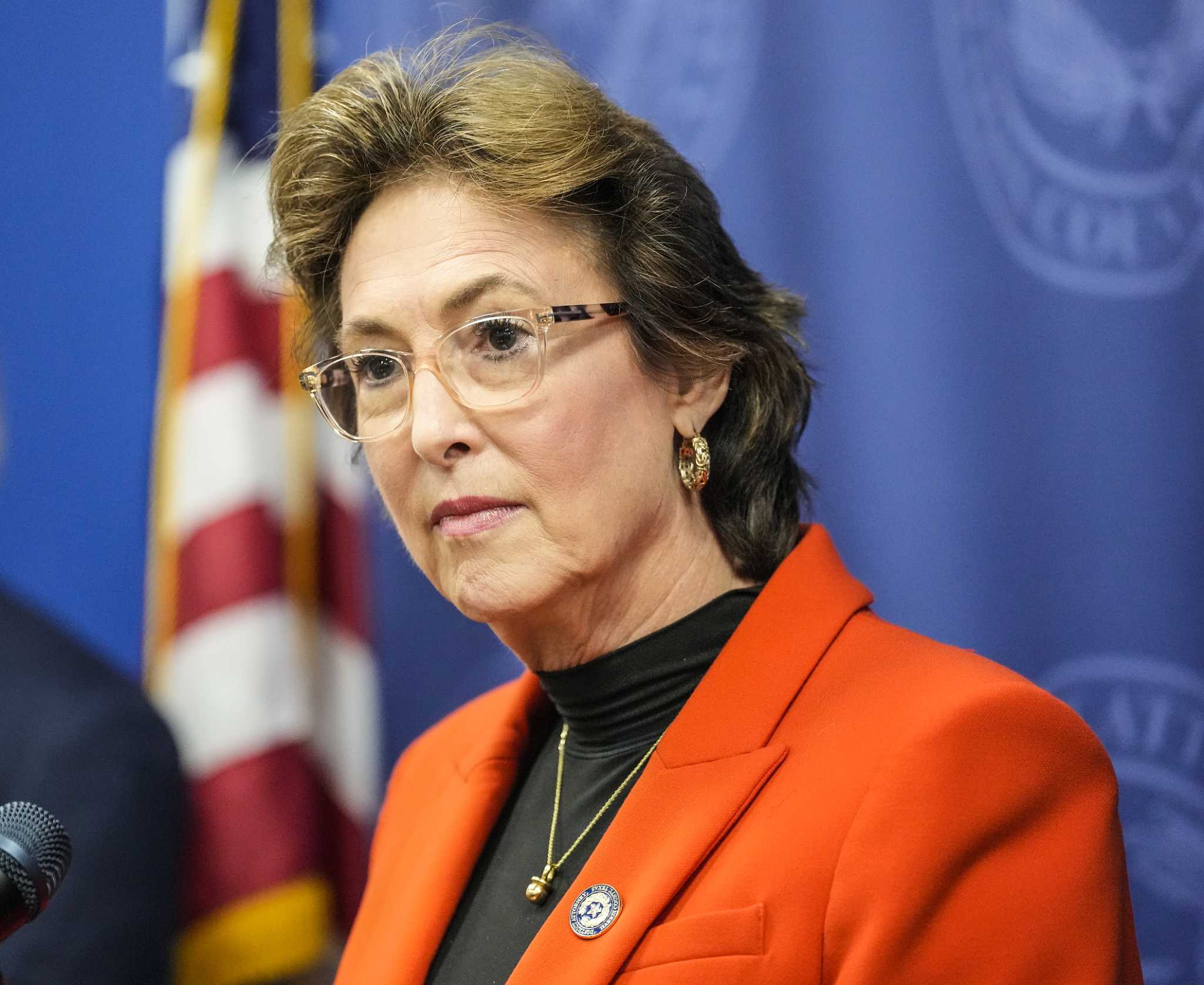 https://s.hdnux.com/photos/01/46/10/12/26772114/3/rawImage.jpg