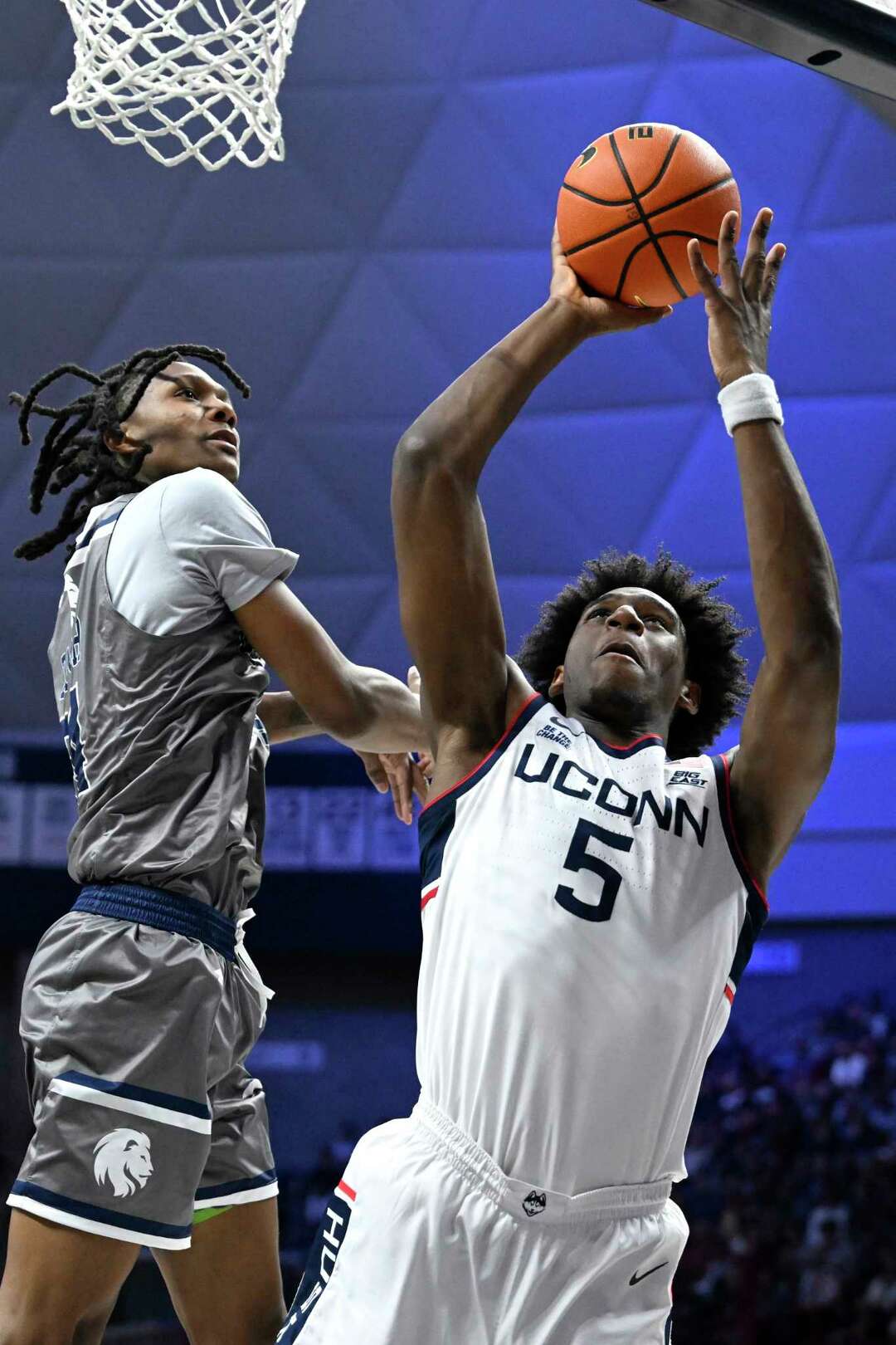 Solo Ball Scores 12 Points As No. 2 UConn Beats East Texas A&M 81-46