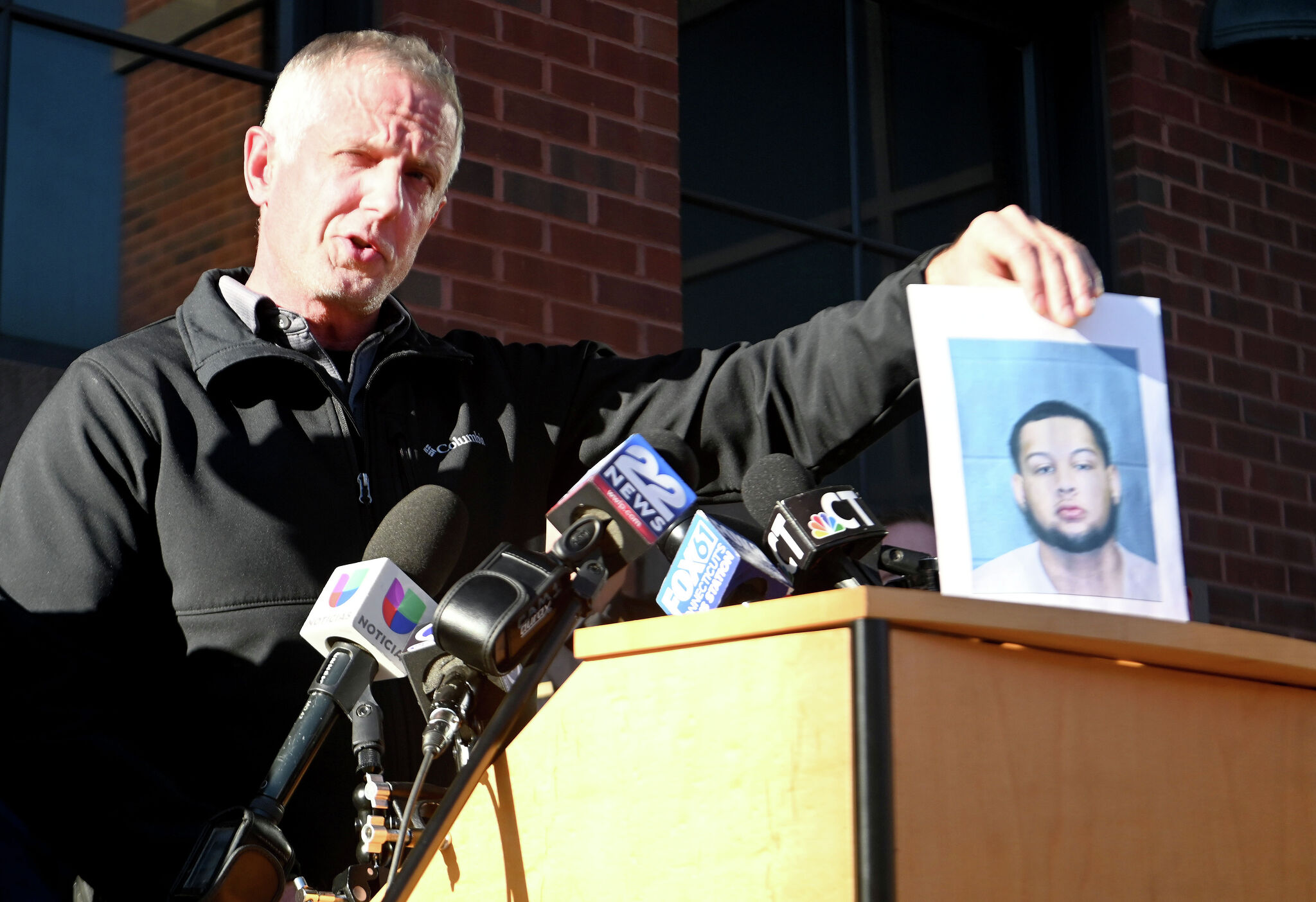 Police: Waterbury man sought in fatal Hartford shooting of woman, baby