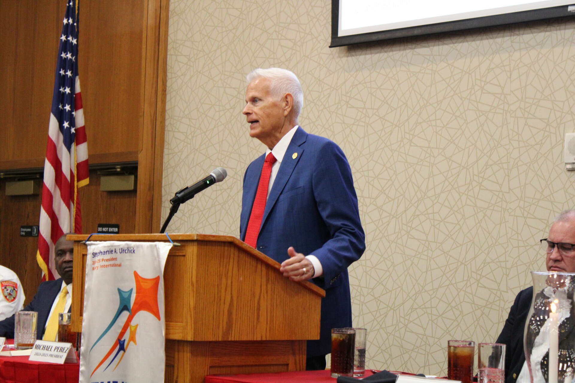 Beaumont Mayor Roy west to run for reelection