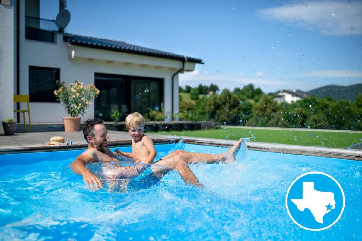 The best swimming pool contractors near Houston 