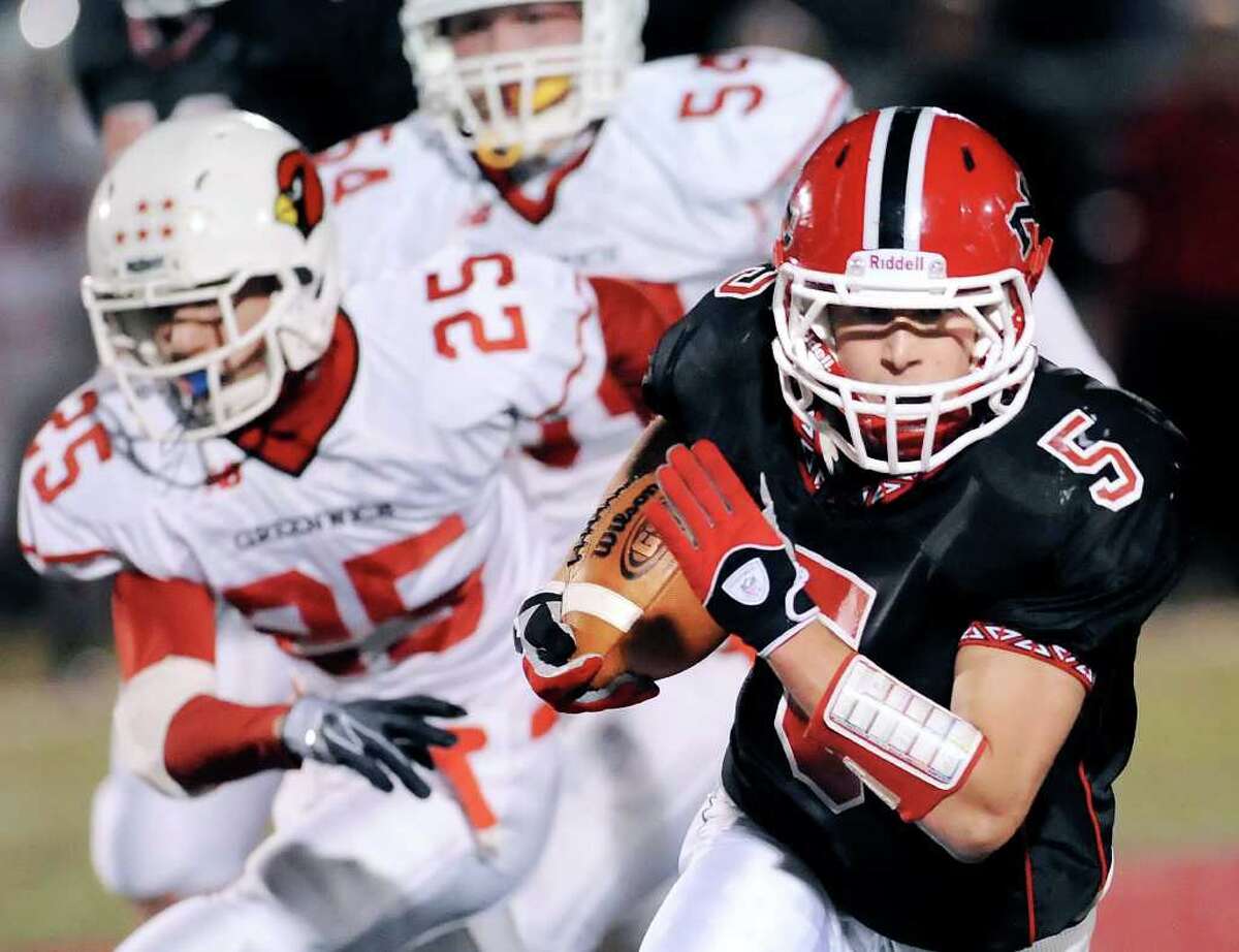 New Canaan, Macari blow past Greenwich