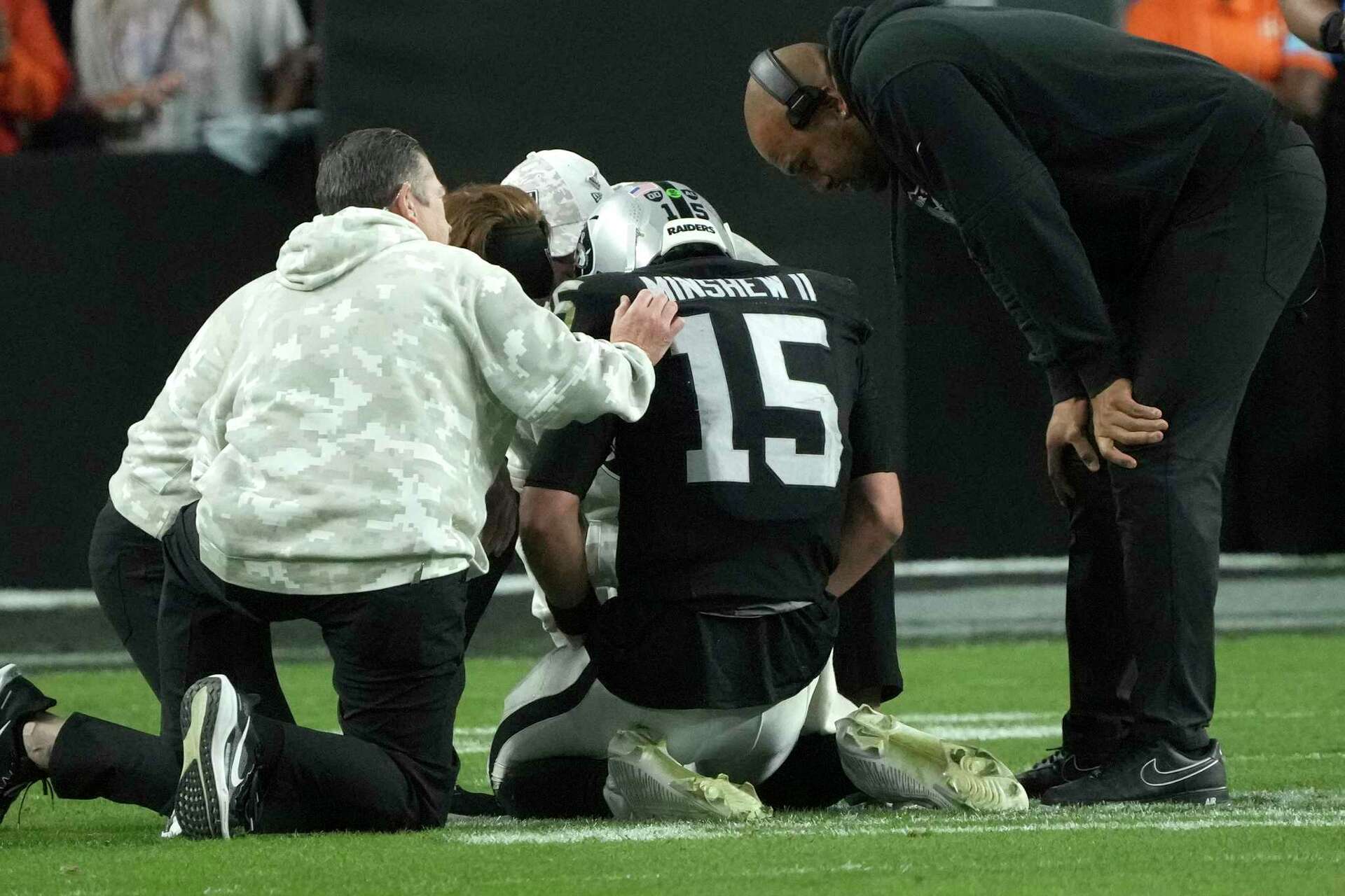 Raiders Quarterback Gardner Minshew Is Out For The Season With A Broken ...