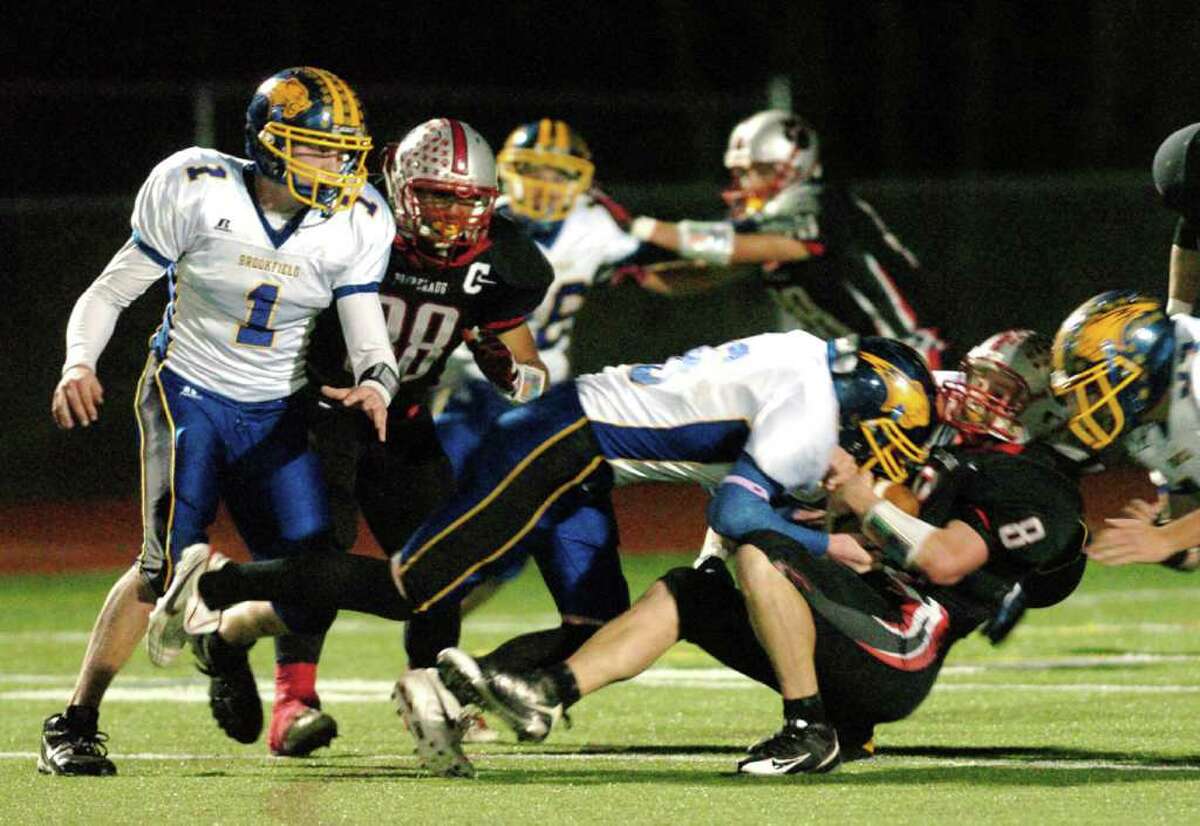 brookfield-keeps-state-playoff-hopes-alive-with-upset-of-pomperaug