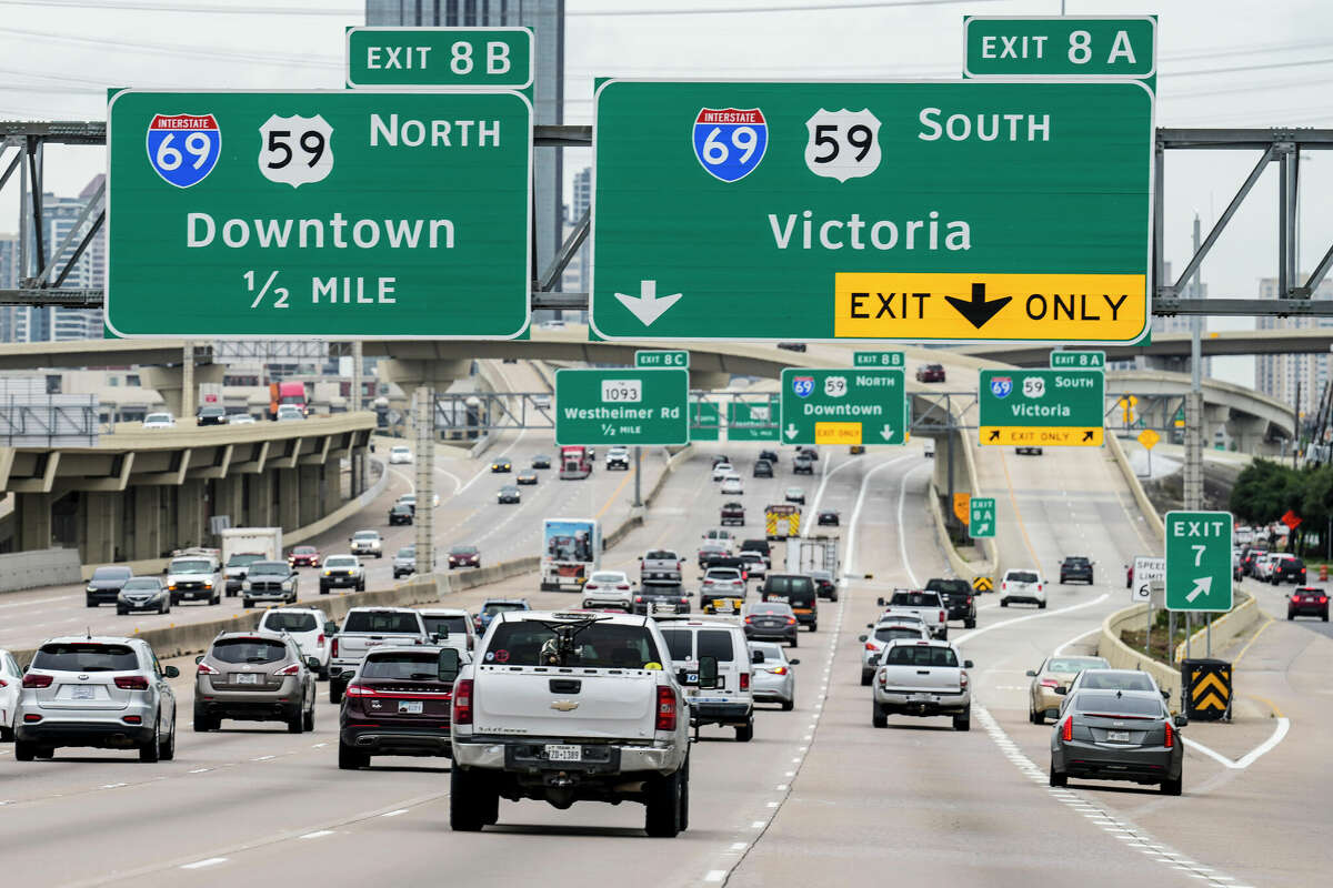 HOUSTON, TEXAS - JULY 26: A sign along northbound I-610 is incorrectly pointing drivers to Interstate 69 southbound, leading some drivers to have to make sudden lane changes, is shown on Friday, July 26, 2024 in Houston. Texas Department of Transportation officials are aware of the problem and making plans to replace the sign. (Brett Coomer/Houston Chronicle via Getty Images)