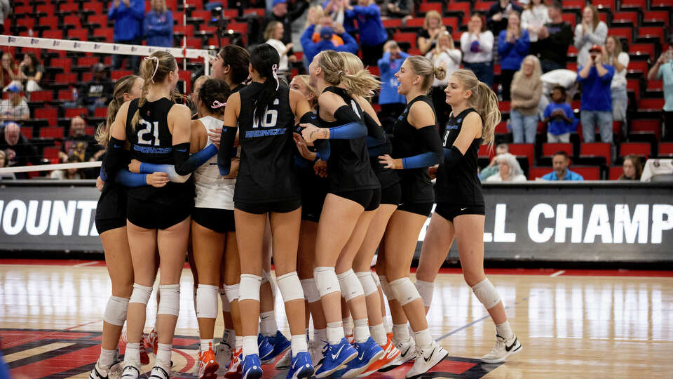 Members of Boise State women’s volleyball team celebrates after their 3-1 win during round one of the Mountain West Women’s Volleyball Championship against Utah State in Las Vegas , Nev., Wednesday, Nov. 27, 2024.