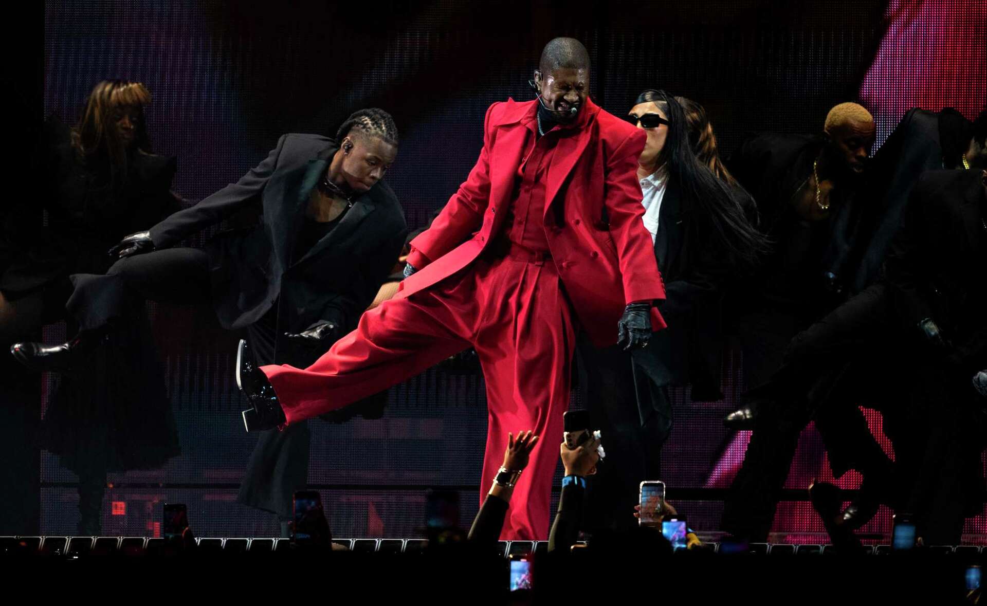 Usher brings Past Present Future to Houston with Bun B and Nia Long