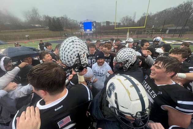 Staples football shuts out Greenwich ahead of CIAC class LL playoffs