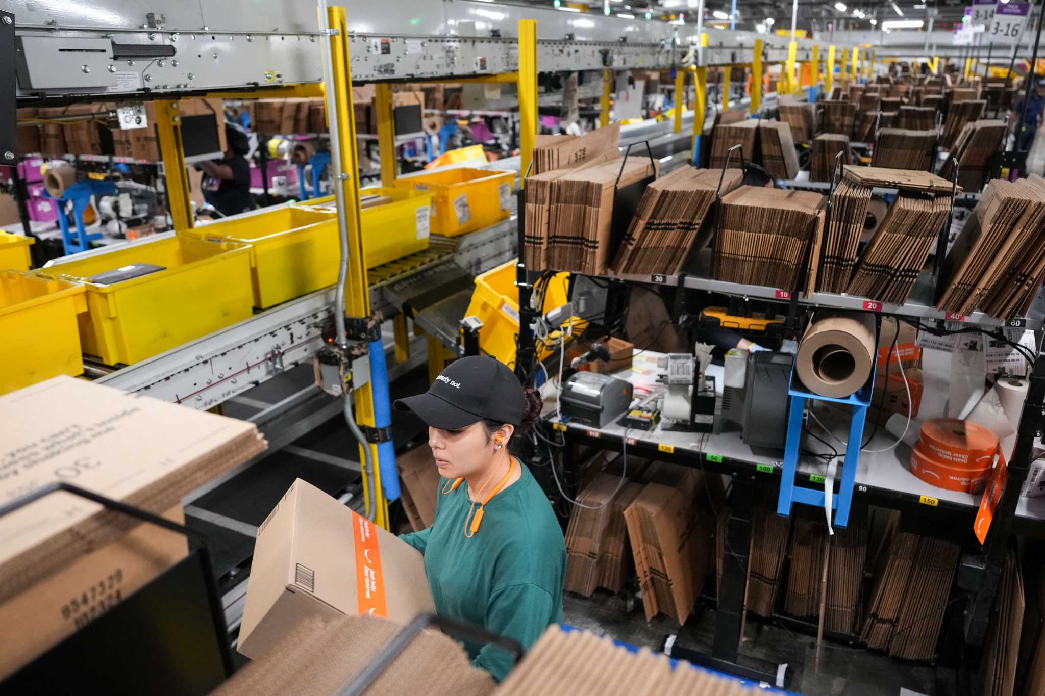 Amazon plant, vor Weihnachten 6.000 Mitarbeiter in Houston einzustellen.