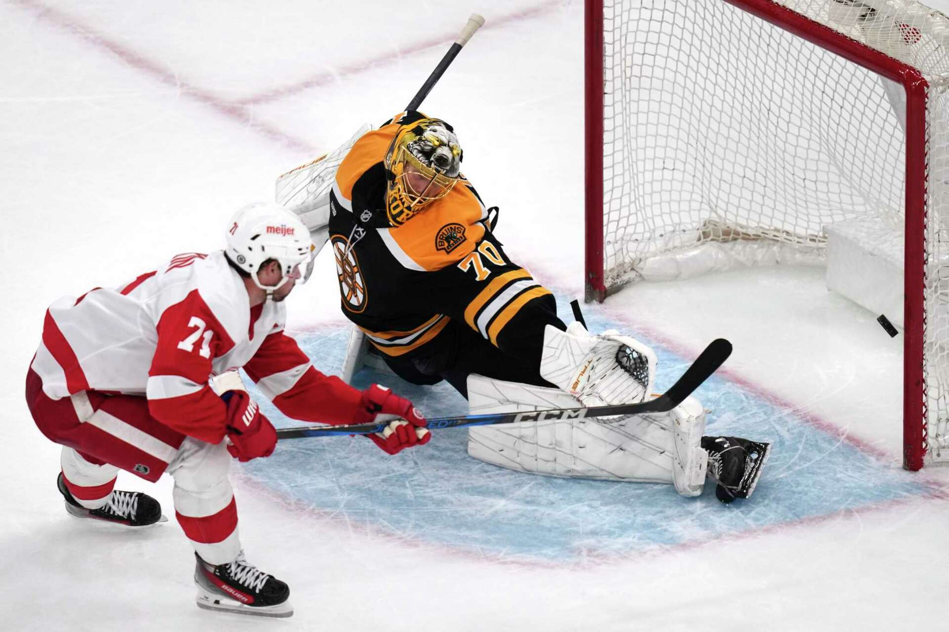 Pavel Zacha Scores 2:15 Into Overtime And Lifts The Bruins To A 3-2 Win ...