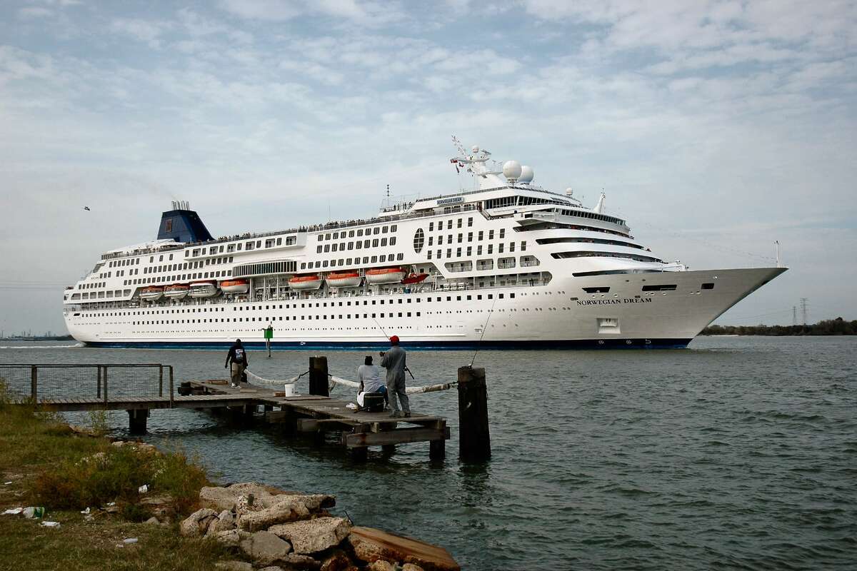 The Norwegian Dream off Galveston in 2006