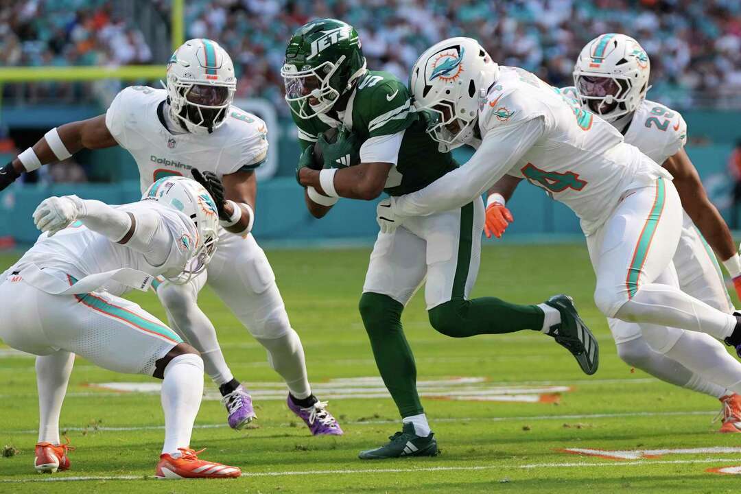 Tua Tagovailoa's TD Pass To Jonnu Smith Gives Dolphins 32-26 Overtime ...