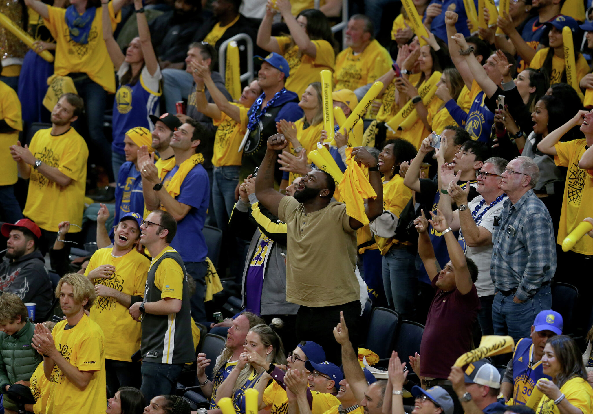 Inside the biggest group of Warriors fans in Latin America