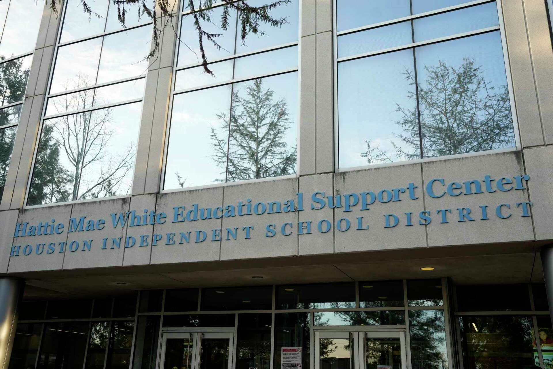 HISD 2025 calendar includes STAAR tests, school choice results