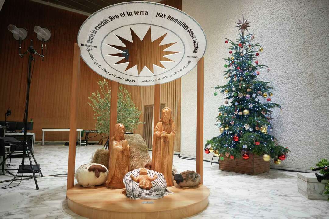 Vatican's Keffiyeh Nativity Scene Raises Eyebrows And Then Disappears ...