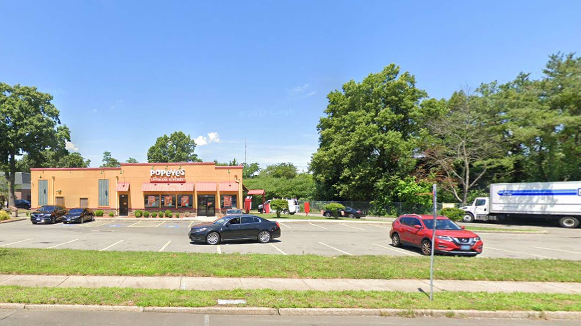 North Haven police ID man found dead in Popeyes restaurant parking lot