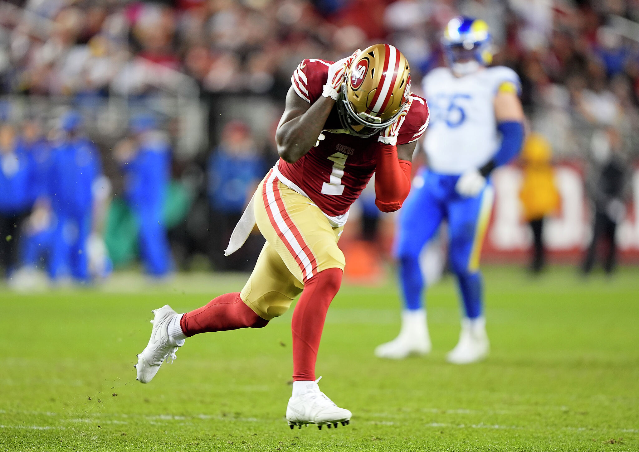 49ers crowd turns on Deebo Samuel after botching multiple plays