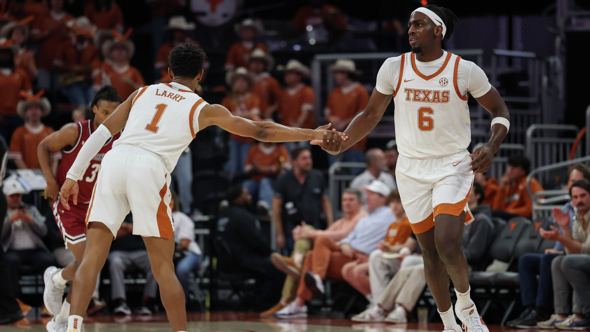 Texas basketball UT Longhorns cruise past New Mexico State