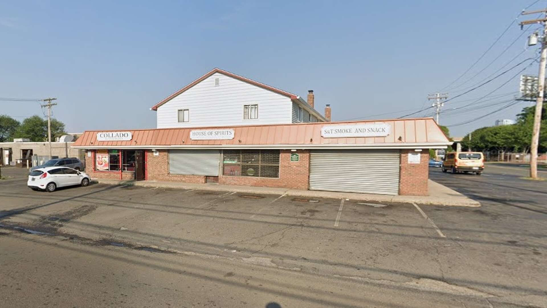stratford news smoke & vape 🚨 Smoke Shop & Vape Crackdown Update 🚨 CA: Gov. Newsom signs AB 573 —  retailer fee now $450, with more inspections & tighter enforcement 🔎 CT:  Stratford raids → 5 arrested,