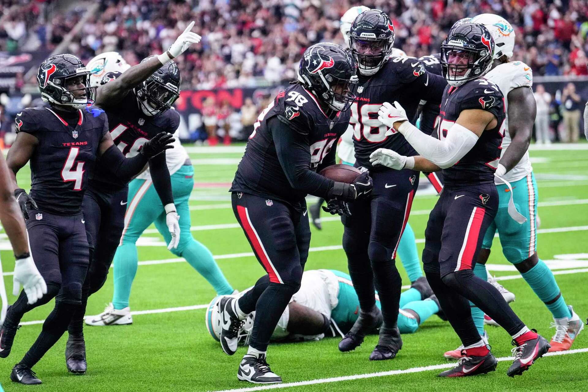 Houston Texans edge Miami Dolphins for 20-12 win in NFL Week 15