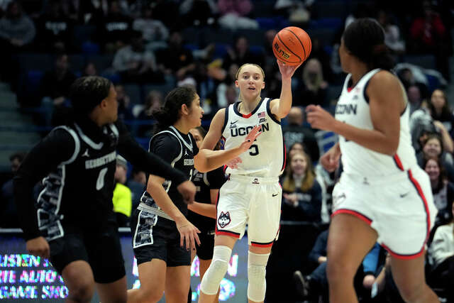 Where does Sarah Strong rate among UConn women's basketball freshmen?