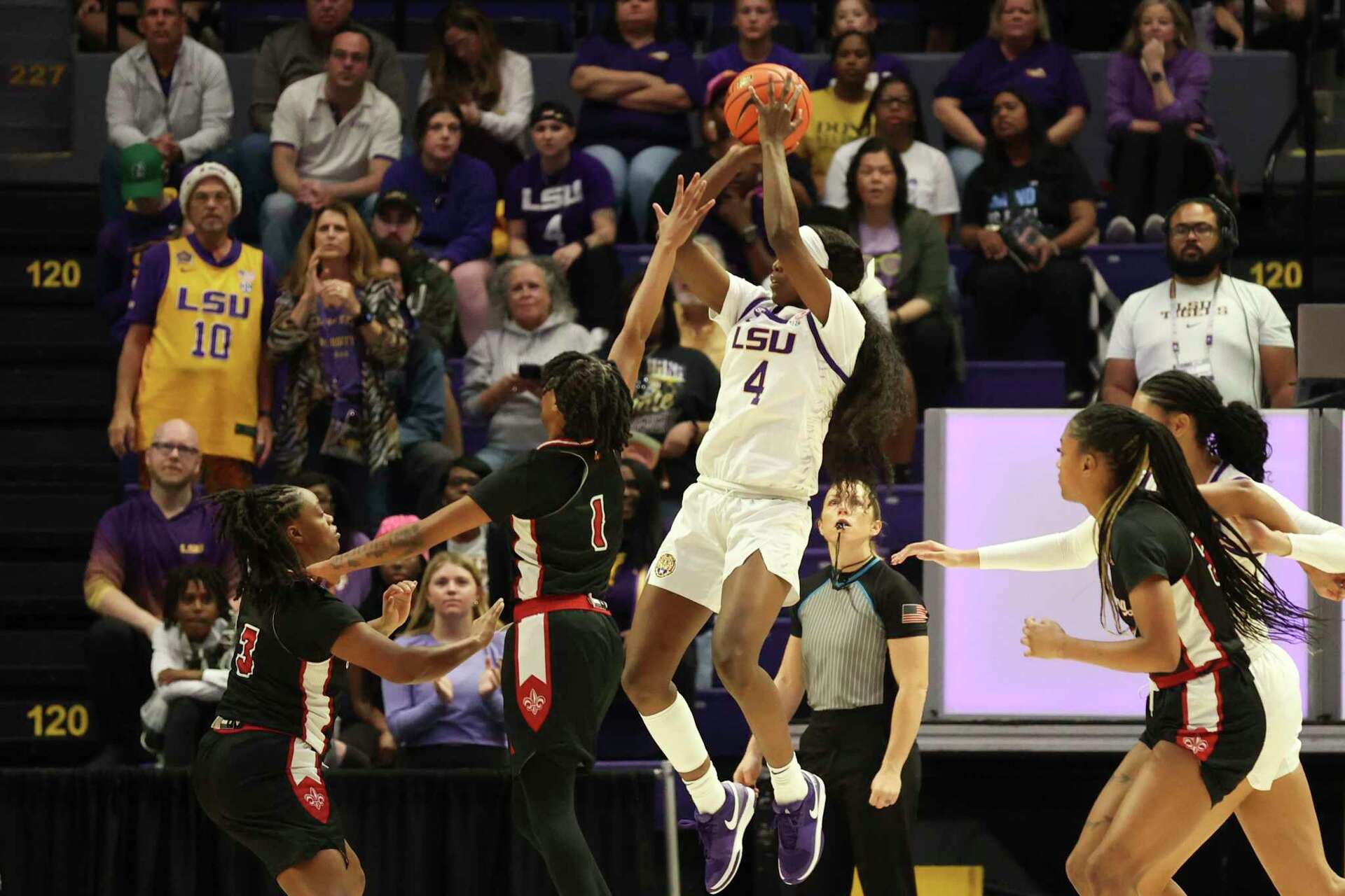 Wolfenbarger, Morrow Lead No. 4 LSU Past Louisiana-Lafayette 85-57