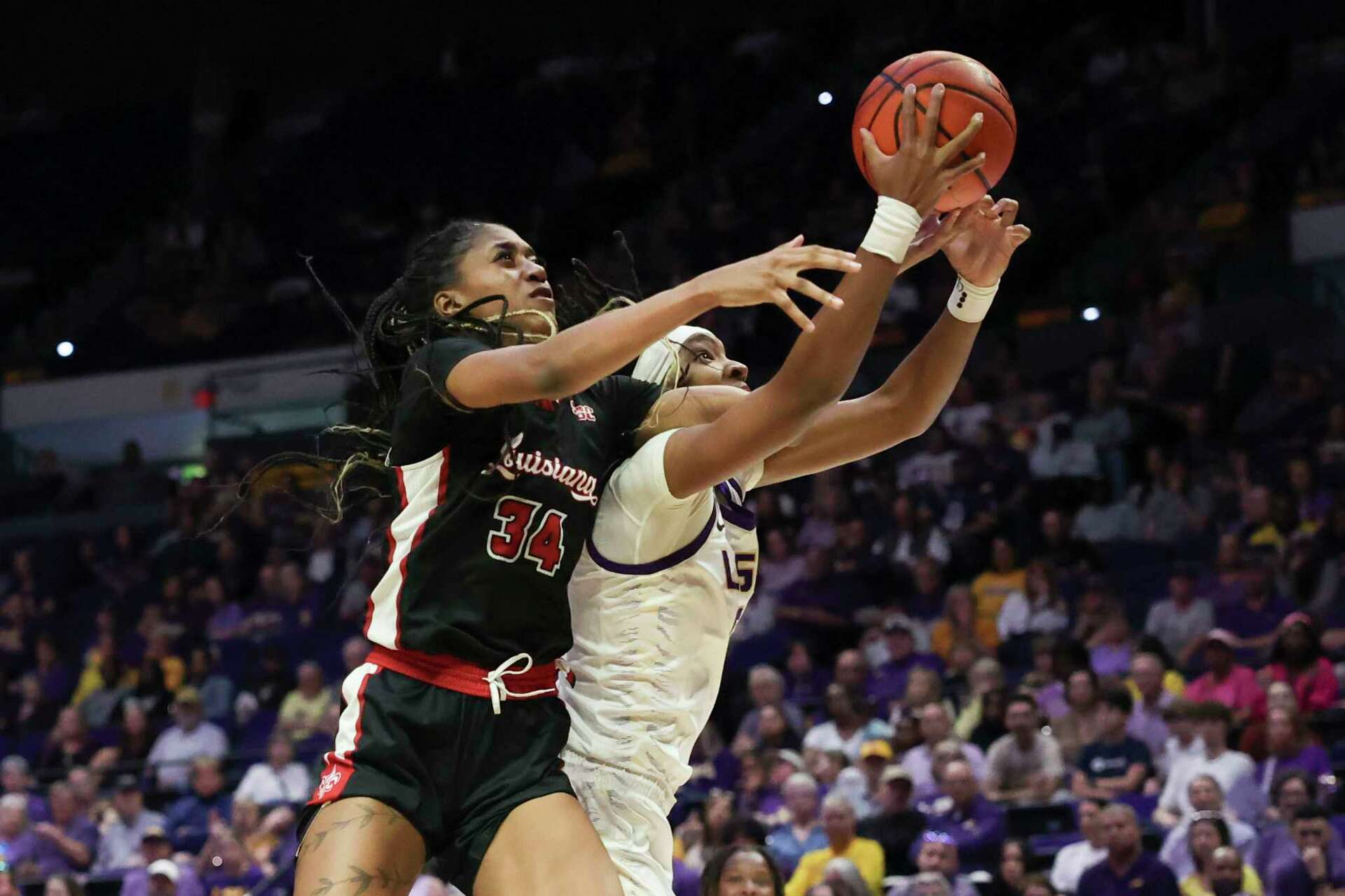 Wolfenbarger, Morrow Lead No. 4 LSU Past Louisiana-Lafayette 85-57