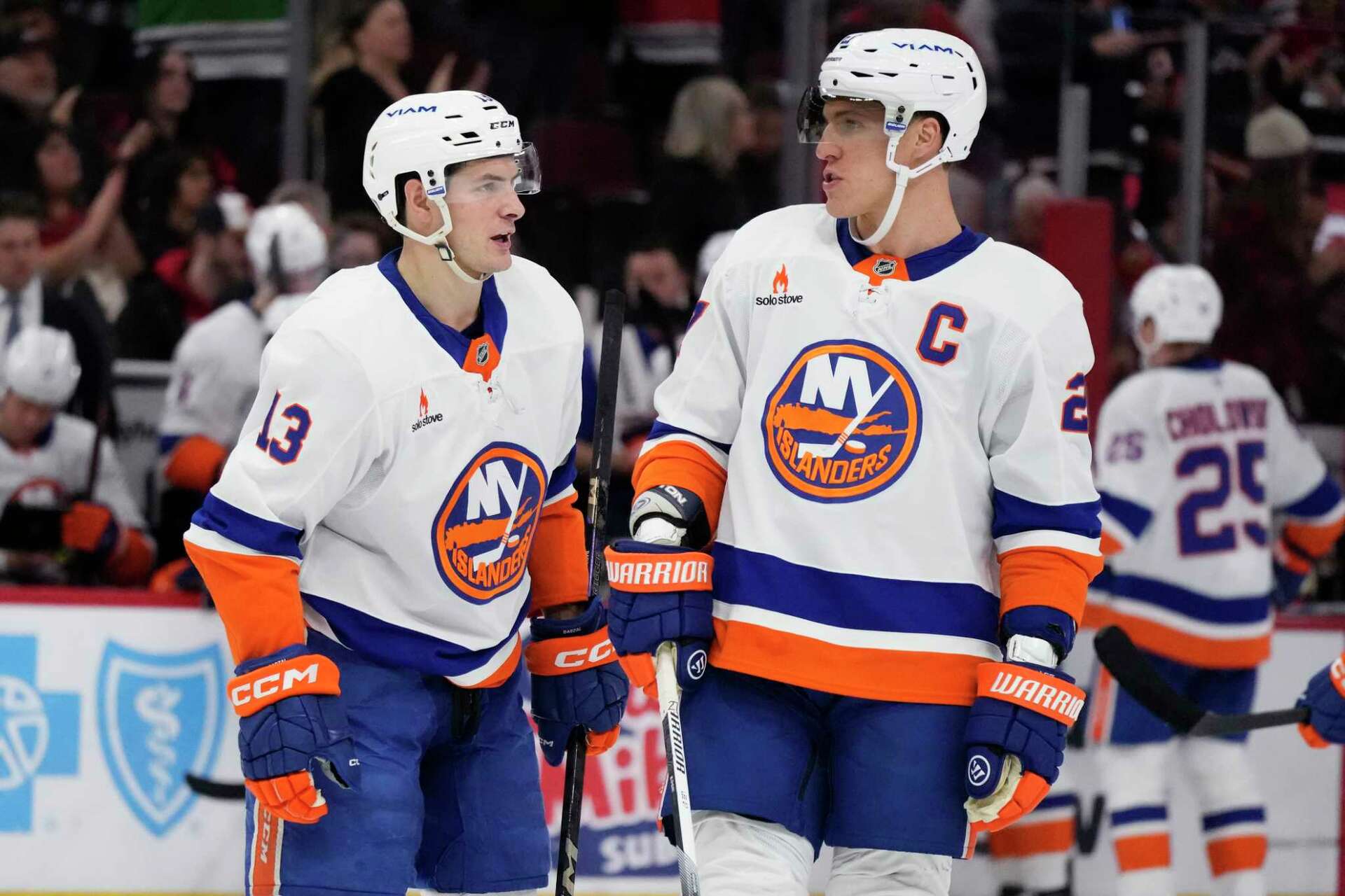 Bedard Scores In 3rd Period As The Blackhawks Beat The Islanders 5-3