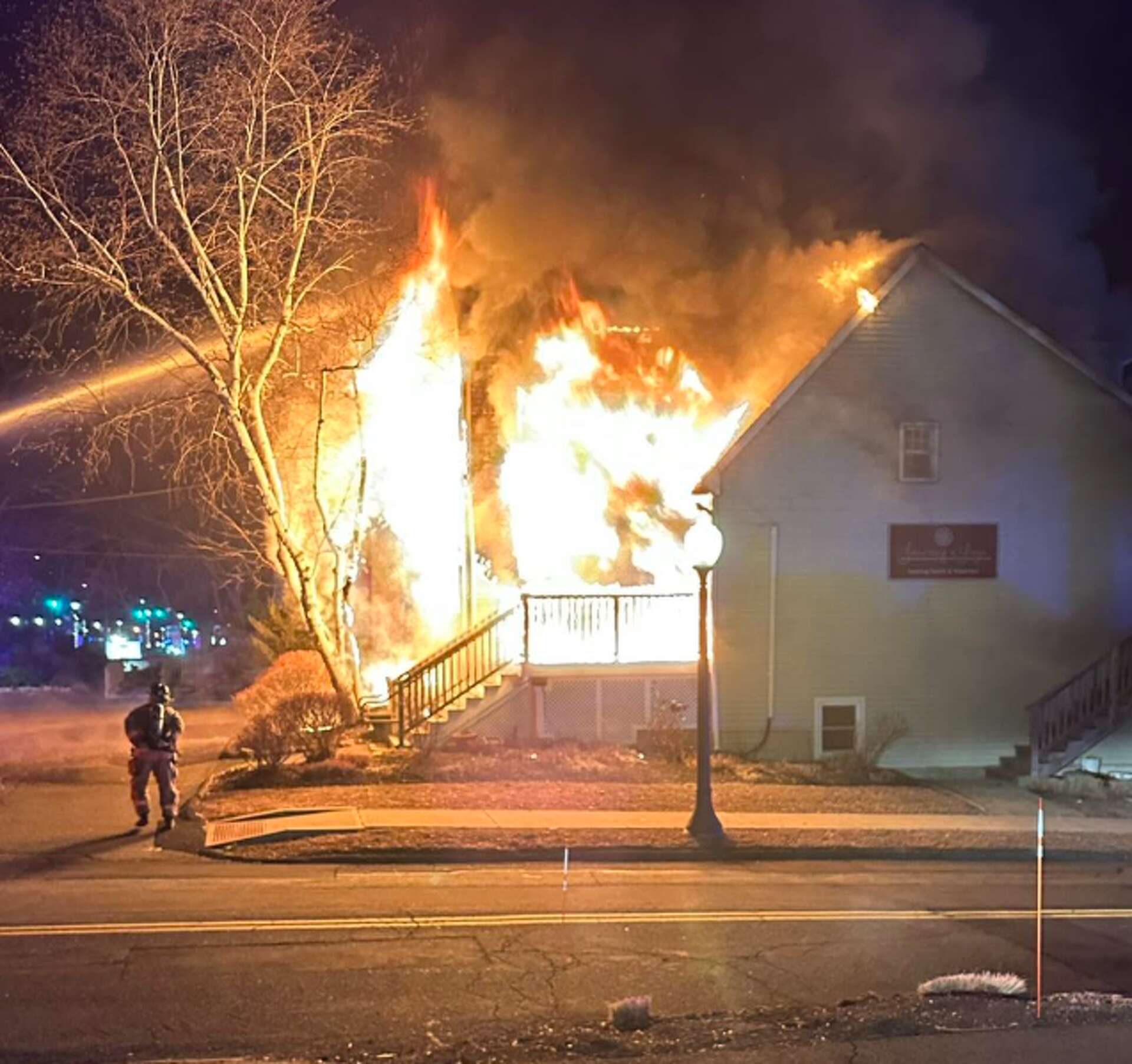 Simsbury fire destroys 11 businesses on Hopmeadow Street: Official