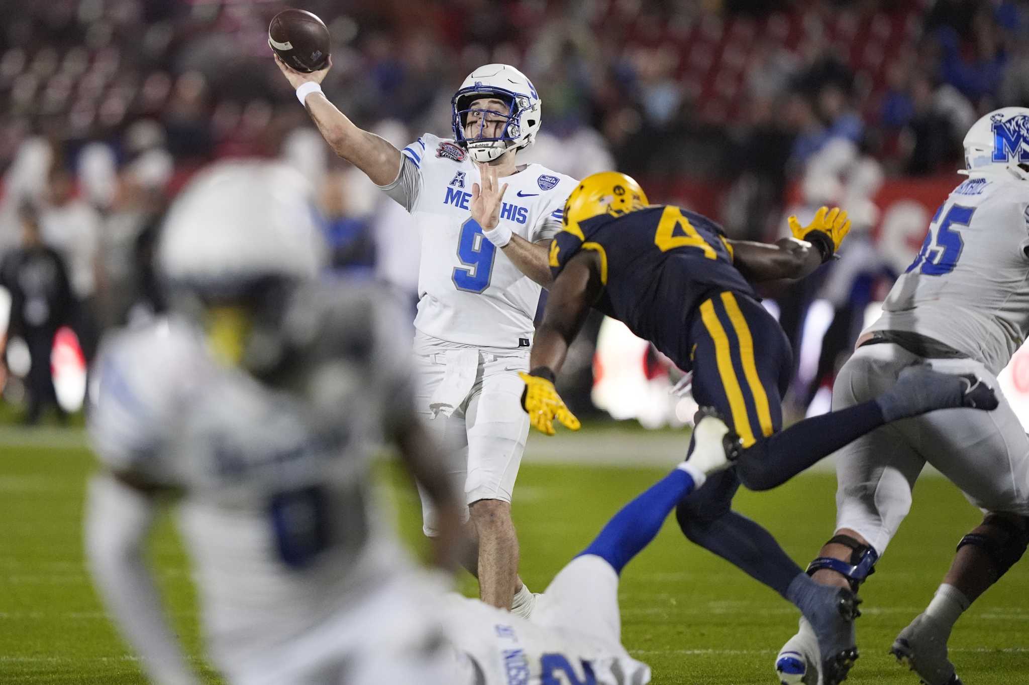 Seth Henigan Matches AAC Passing TD Record As Memphis Holds On For 42 ...