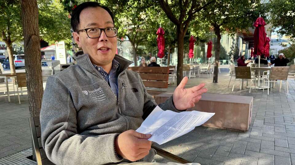 Insurance denied to nonsmoker lung cancer expert who has the disease