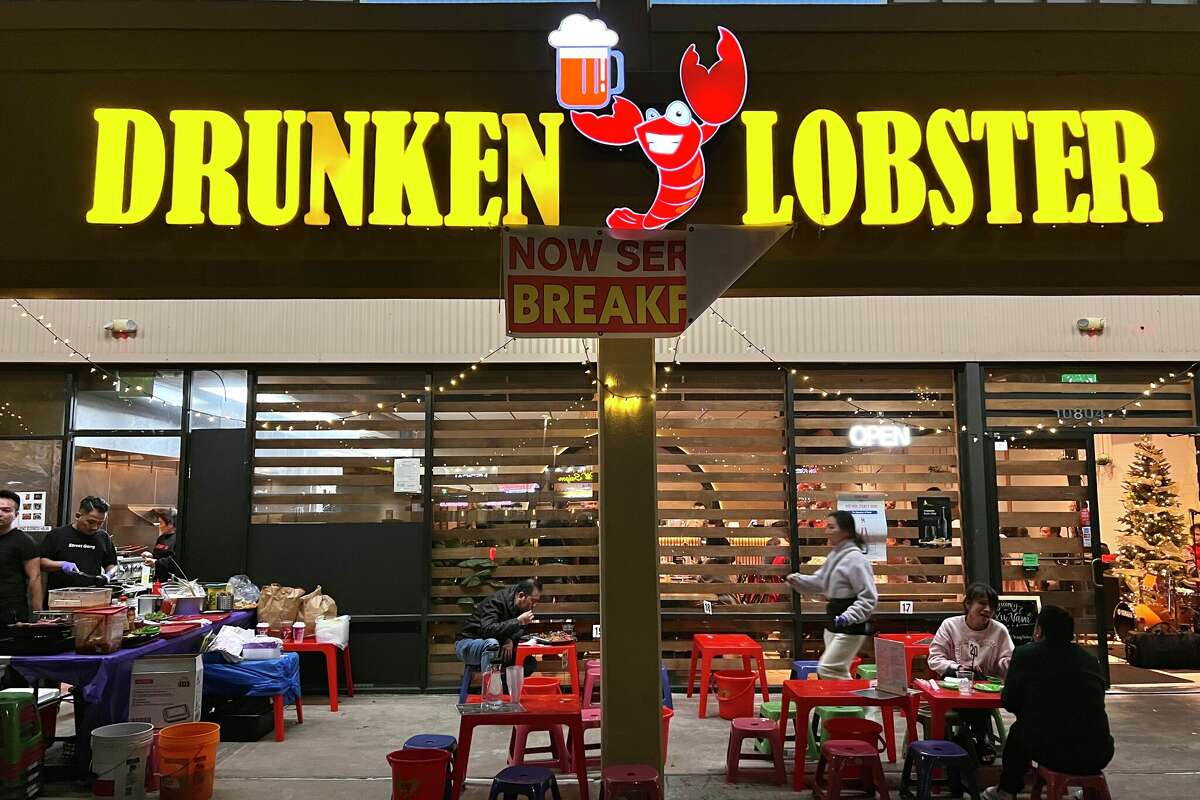 The exterior of Drunken Lobster in Houston, Texas.