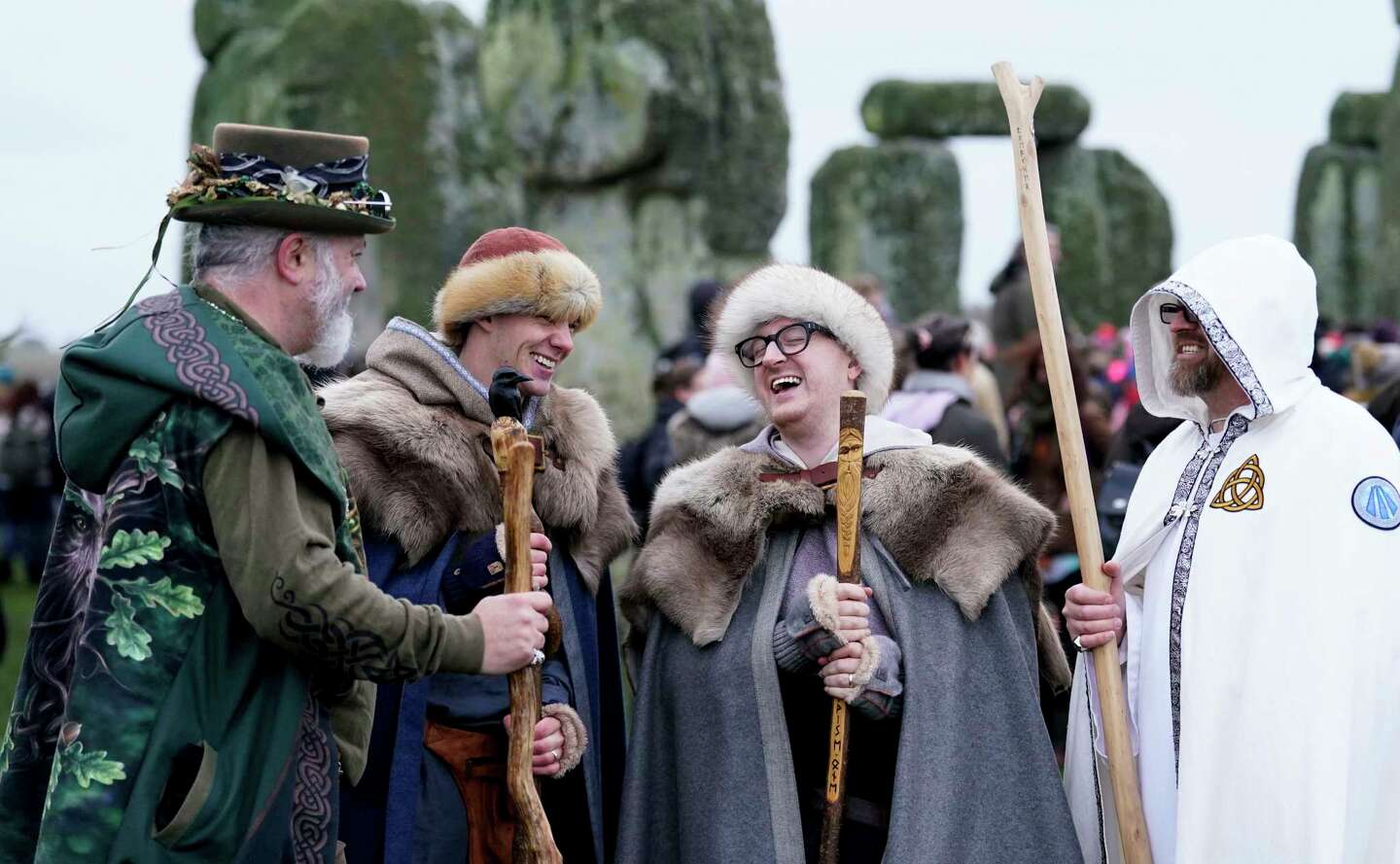 Thousands greet the winter solstice at the ancient Stonehenge monument