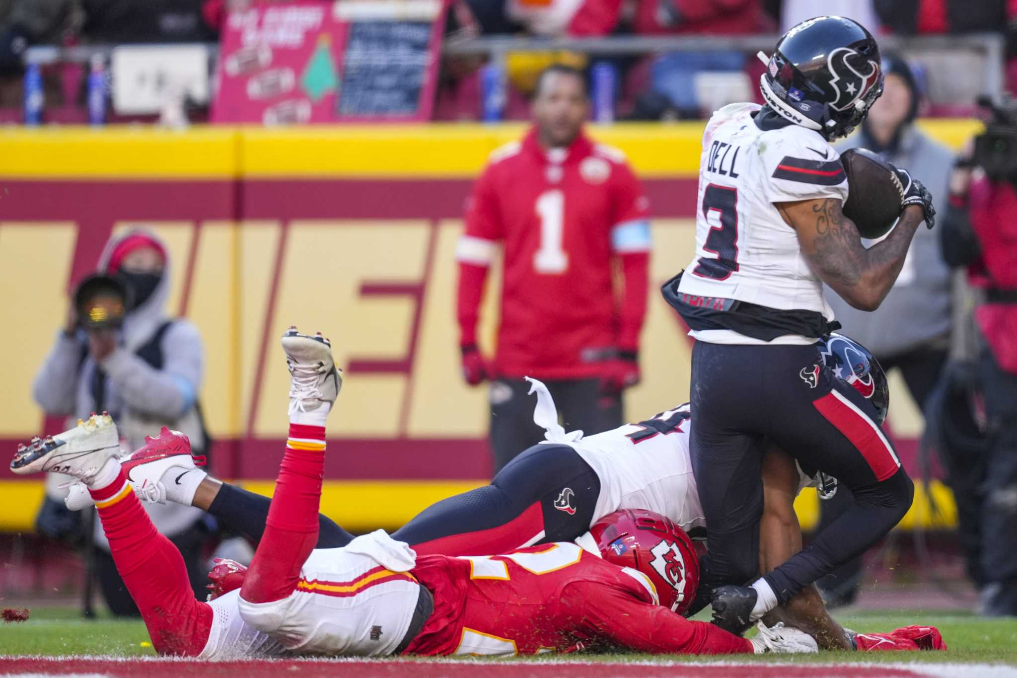 Houston Texans: Tank Dell's season over with dislocated knee, torn ACL