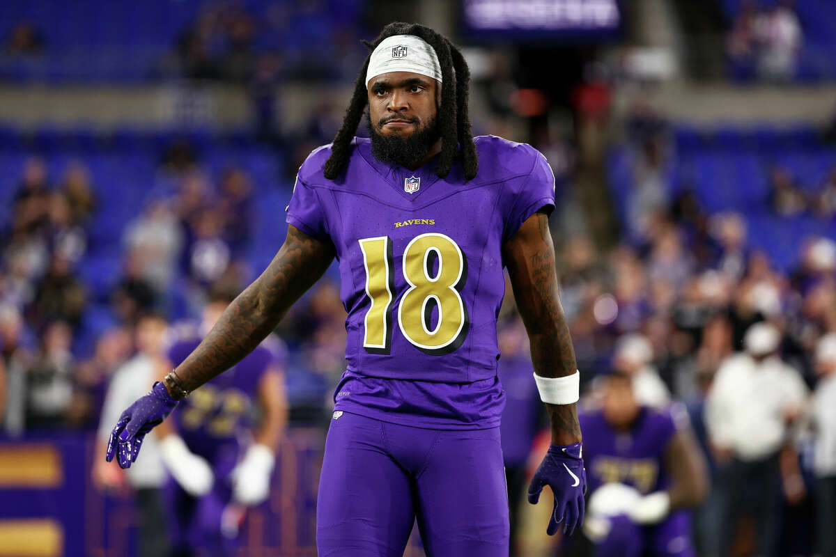 Diontae Johnson #18 of the Baltimore Ravens warms up prior to an NFL football game against the Cincinnati Bengals at M&T Bank Stadium on November 7, 2024 in Baltimore, Maryland. (Photo by Kevin Sabitus/Getty Images)