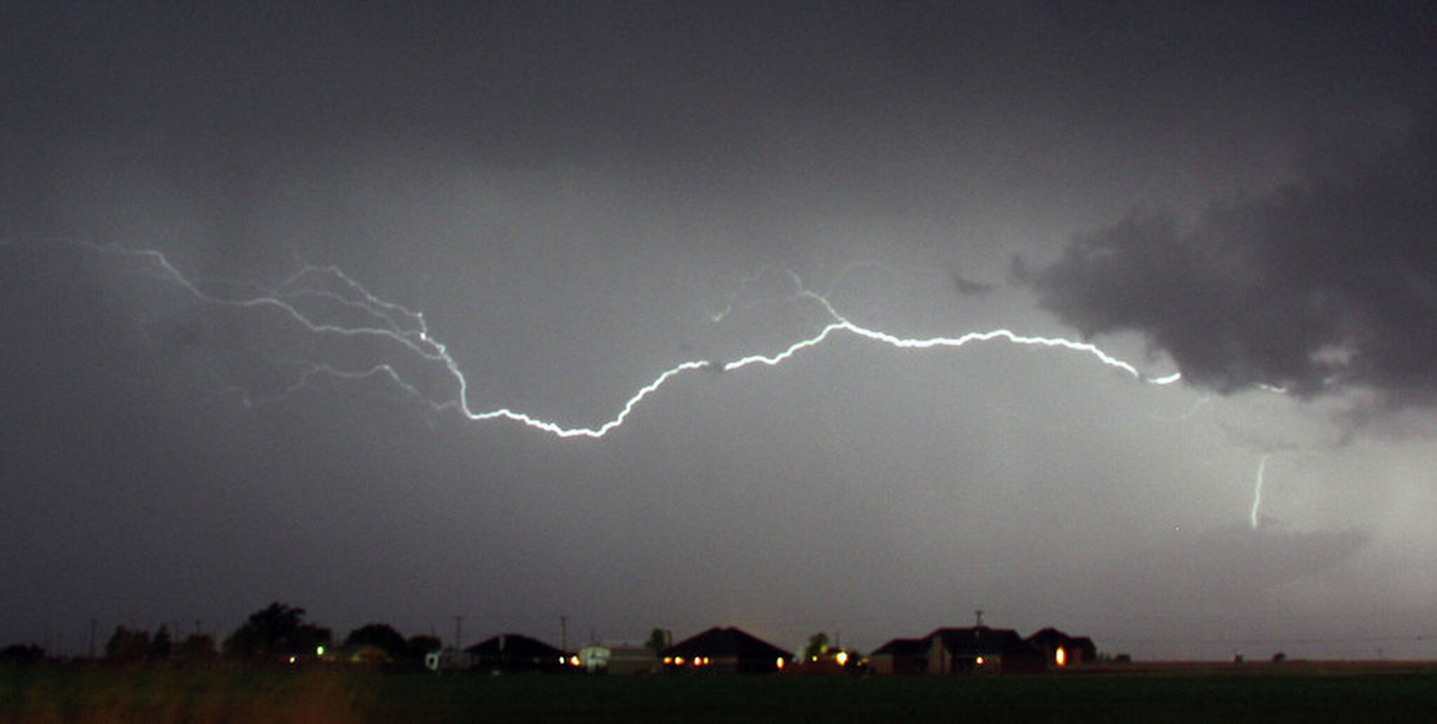Power outage affects thousands in North Texas after severe storms