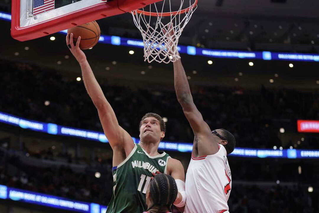 Middleton And Lopez Lead The Way As Bucks Pound Bulls 112-91 Without ...