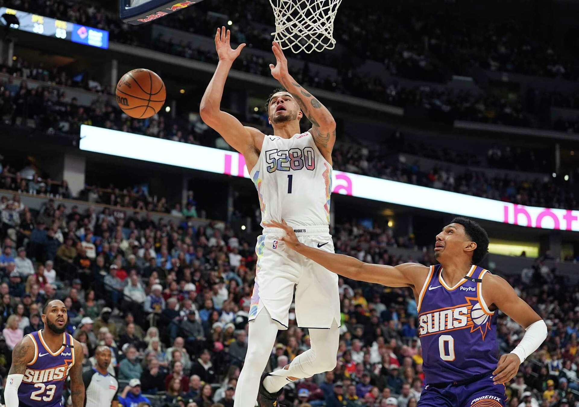 Jokic Scores 32 Points And The Nuggets Rout The Suns 117 90