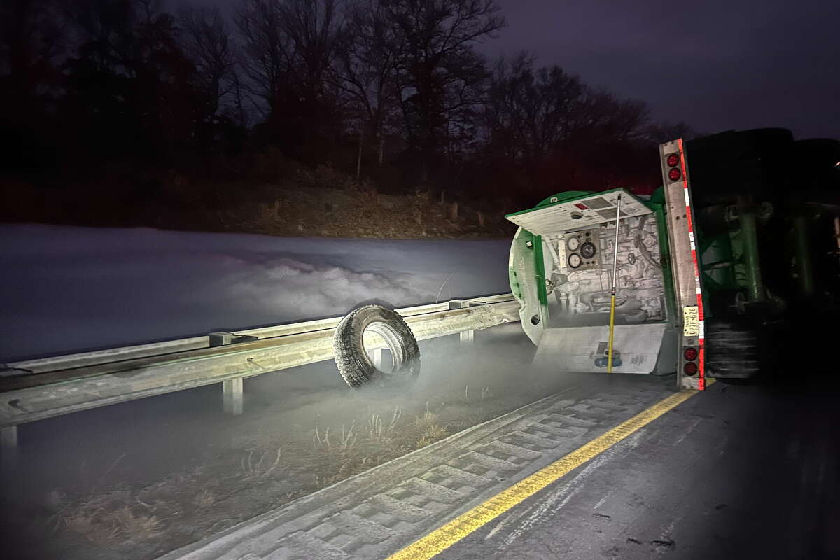 Driver caused liquid nitrogen tanker to overturn on CT highway, police say