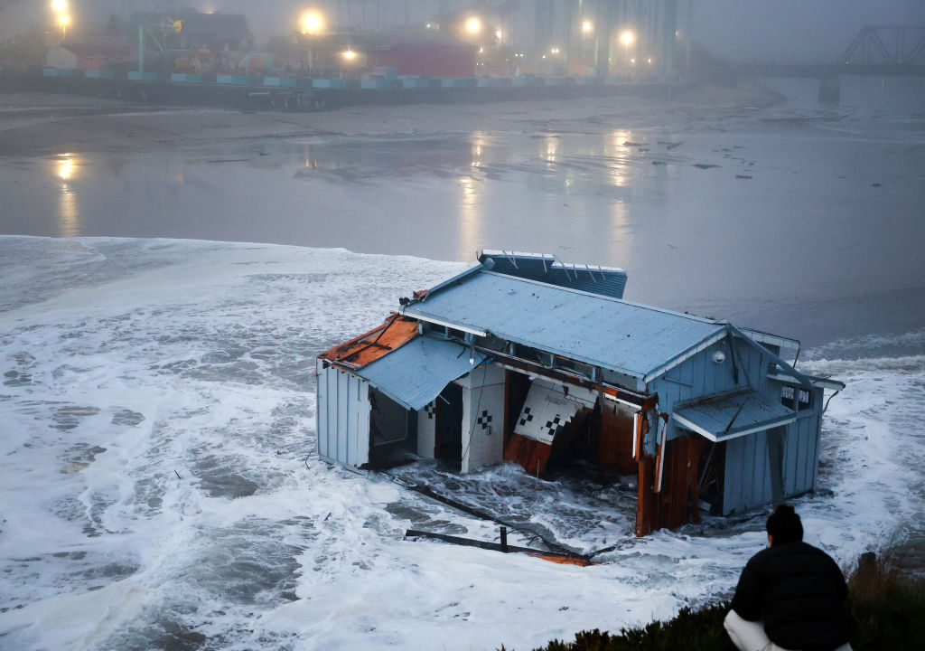 3 California beaches closed as collapsed pier debris washes ashore