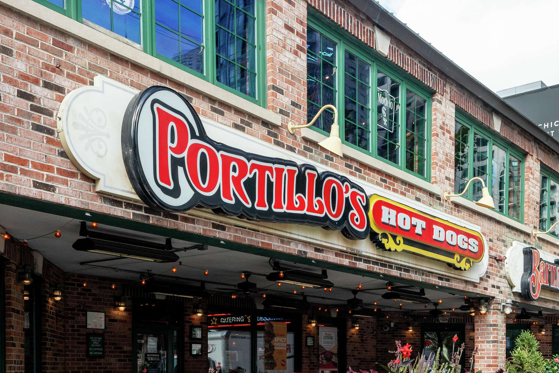 Iconic hot dog chain expands in Texas. What we know so far.