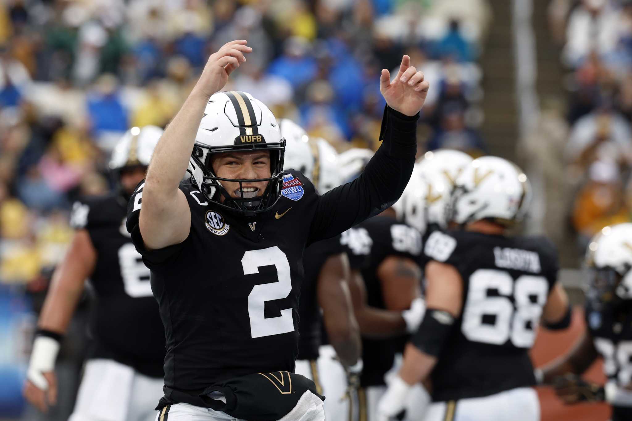 Vanderbilt beats Tech 3527 in Birmingham Bowl for first