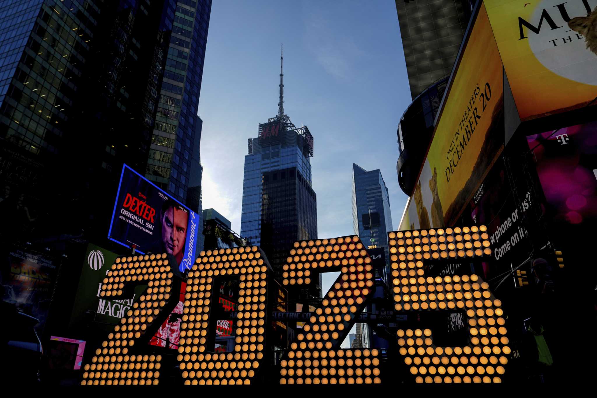 How to watch the Times Square ball drop on New Year's Eve