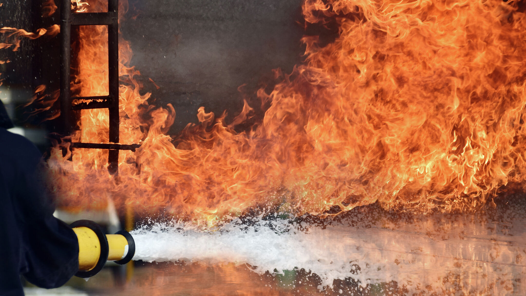 South Austin apartment fire displaces 30 in overnight blaze
