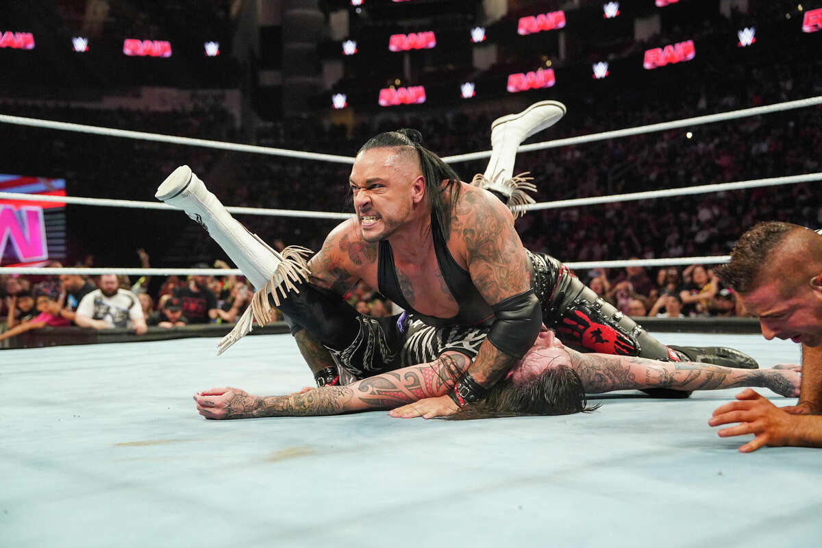 HOUSTON, TEXAS - DECEMBER 30: Damien Priest in action against Dominik Mysterio during Monday Night RAW at Toyota Center on December 30, 2024 in Houston, Texas. (Photo by WWE/Getty Images)