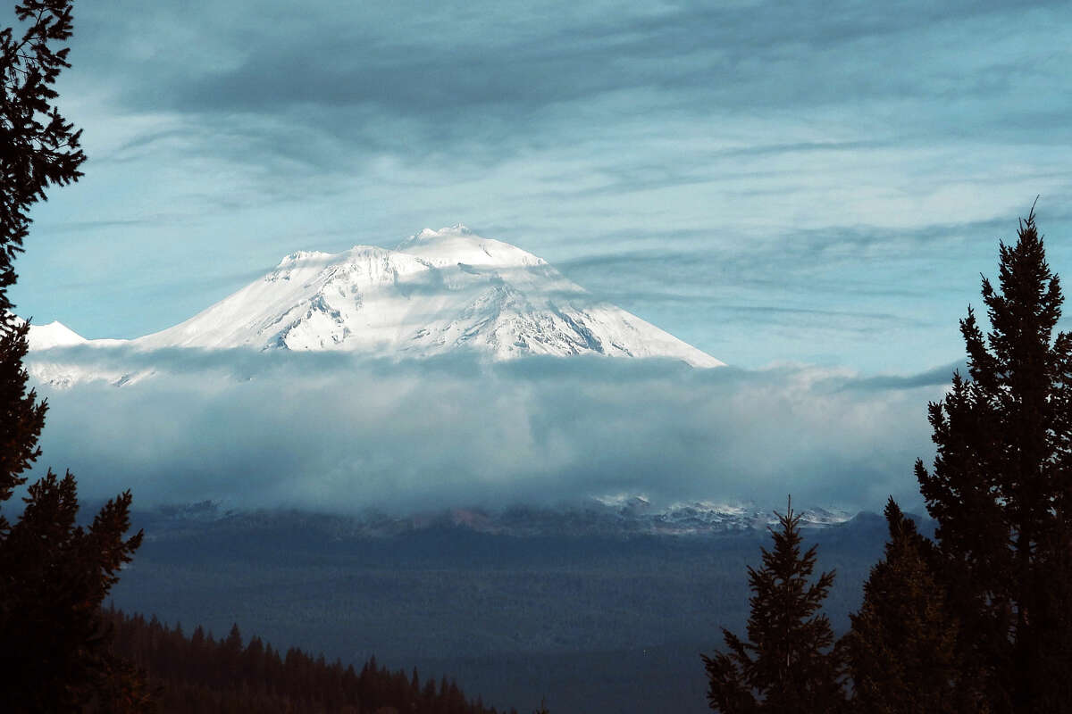 Mt. Shasta is the 5th tallest mountain in California and the 2nd tallest volcano in the cascade range standing at 14,180 feet. Photograph from November 2023