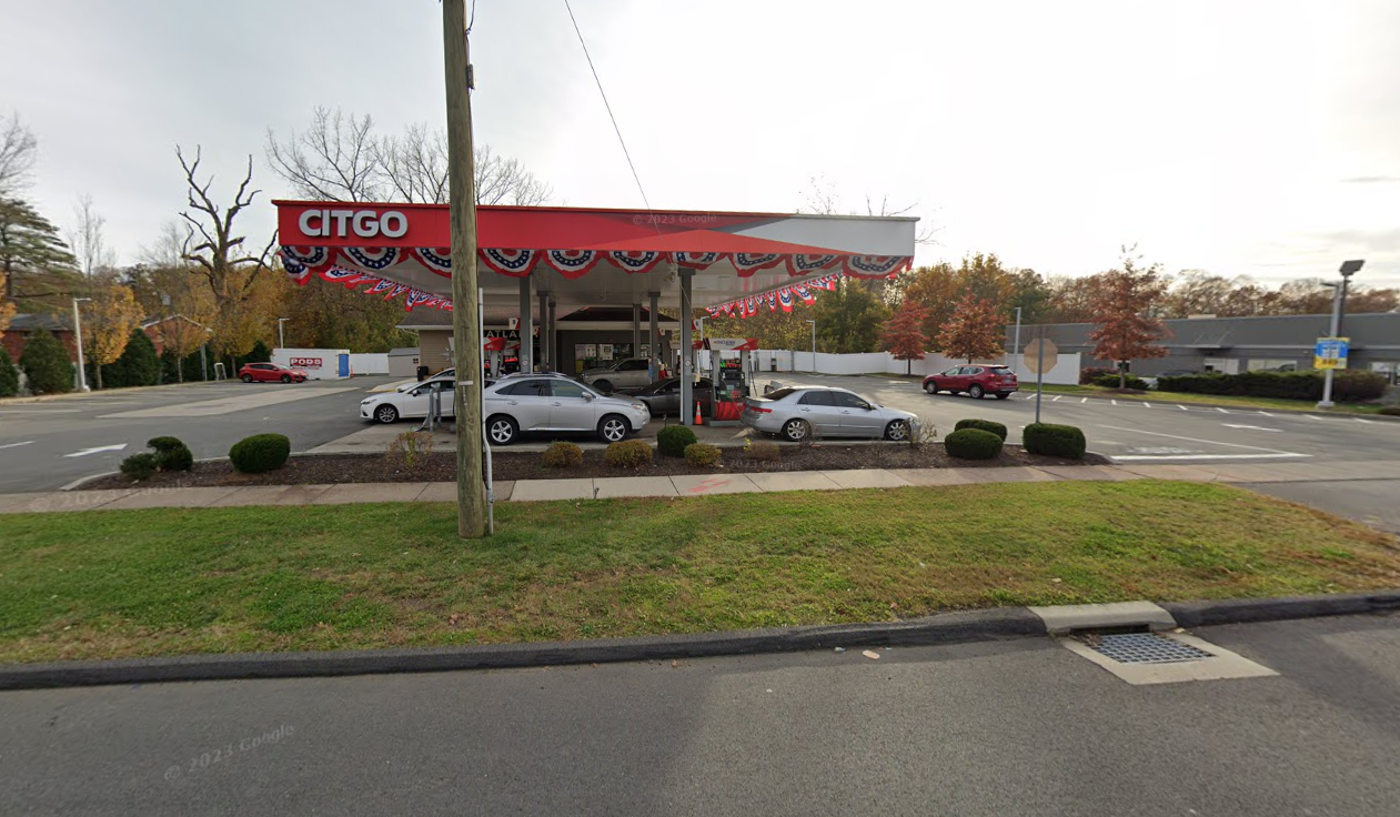 Police: East Hartford gas station robbed by 2 armed men Wednesday