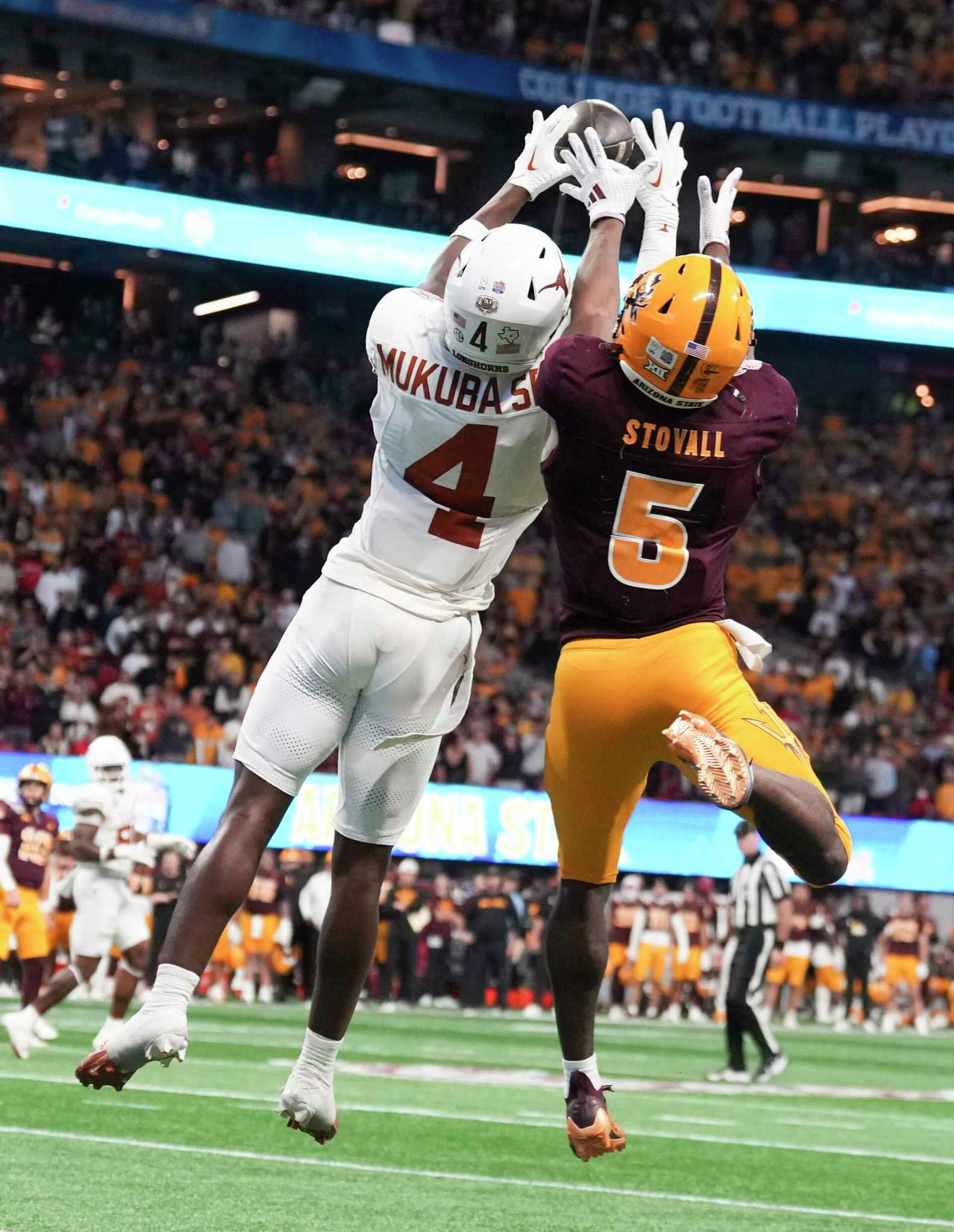 UT Longhorns football: Andrew Mukuba says time in Austin a big help