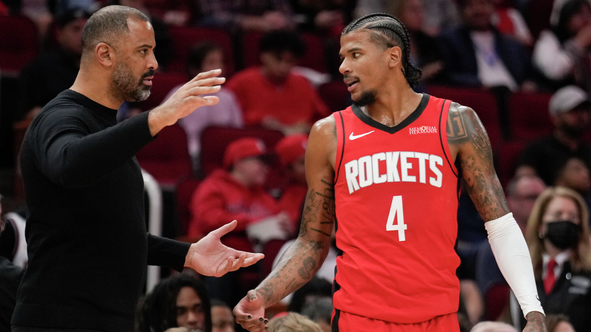 NBA trade deadline: Houston Rockets relatively quiet in chaotic West