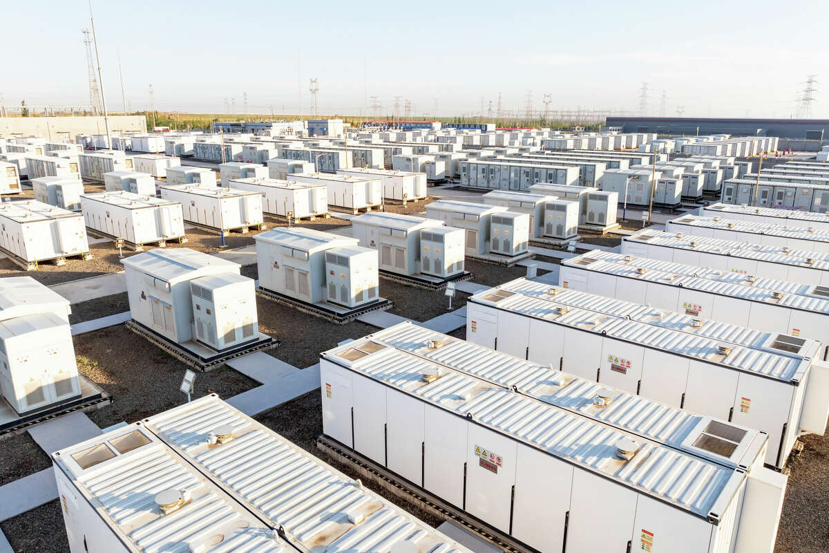 Texas is seeing an influx of battery energy storage systems (BESS), and lawmakers are now looking for ways to regulate these facilities.